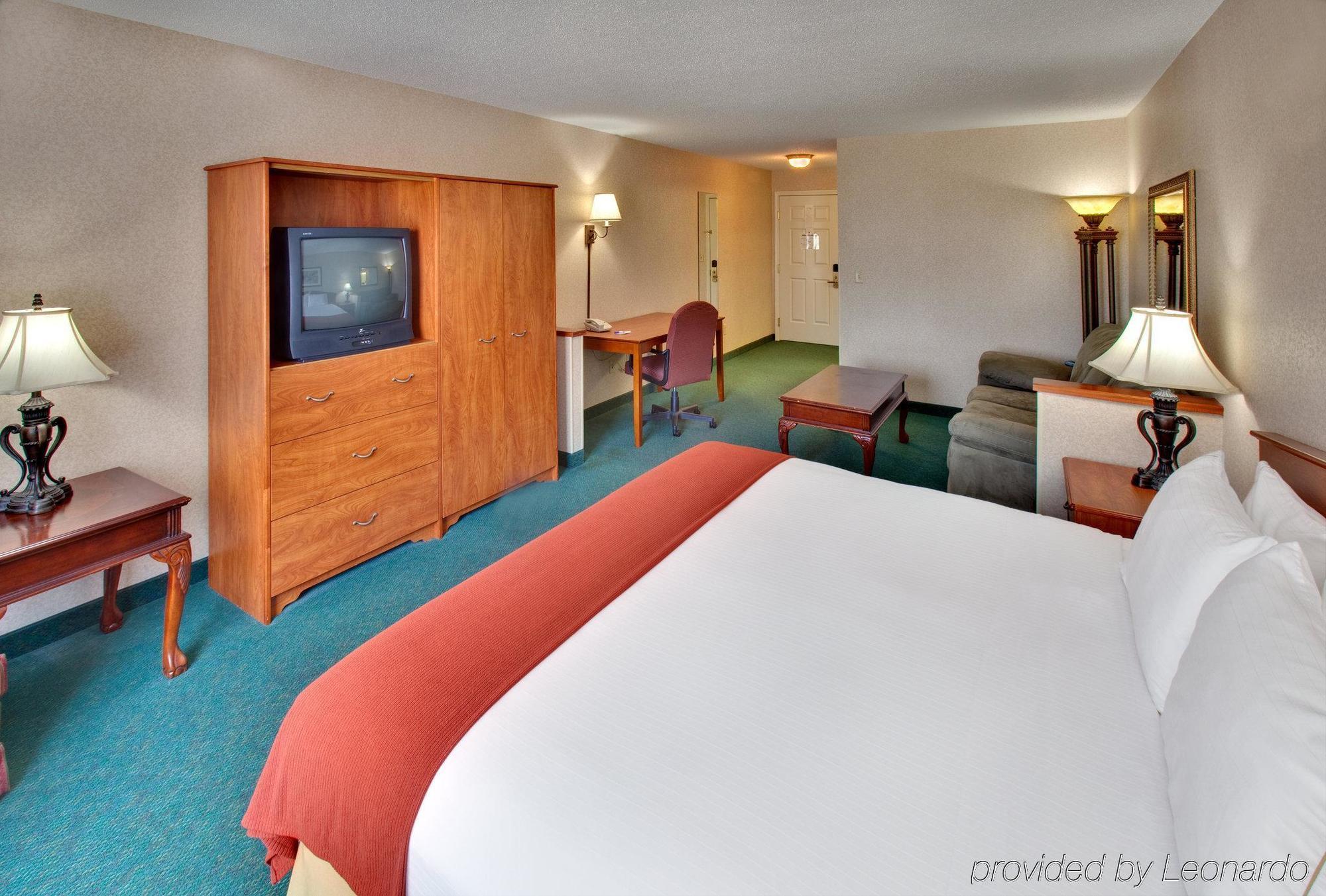 Holiday Inn Express & Suites Vermillion, An Ihg Hotel Zimmer foto