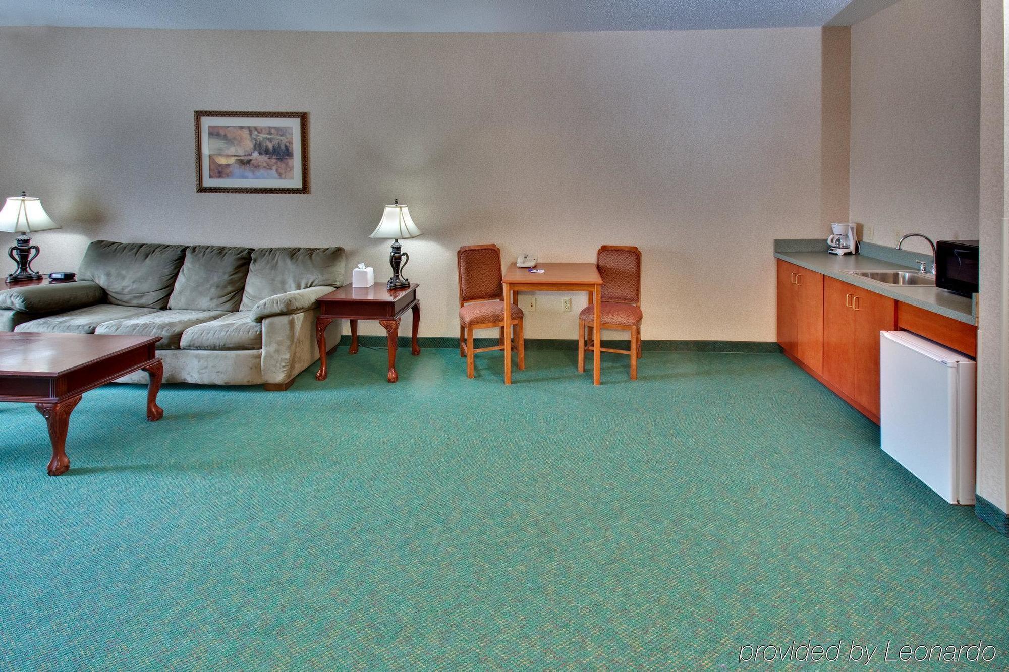 Holiday Inn Express & Suites Vermillion, An Ihg Hotel Zimmer foto